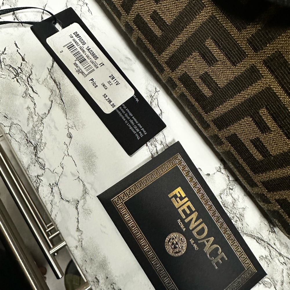 Fendace (Fendi and Versace
Collaboration) Limited edition handbag
La Medusa. - Picture 5 of 8